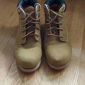 Faded Glory size 5 boys tan boots